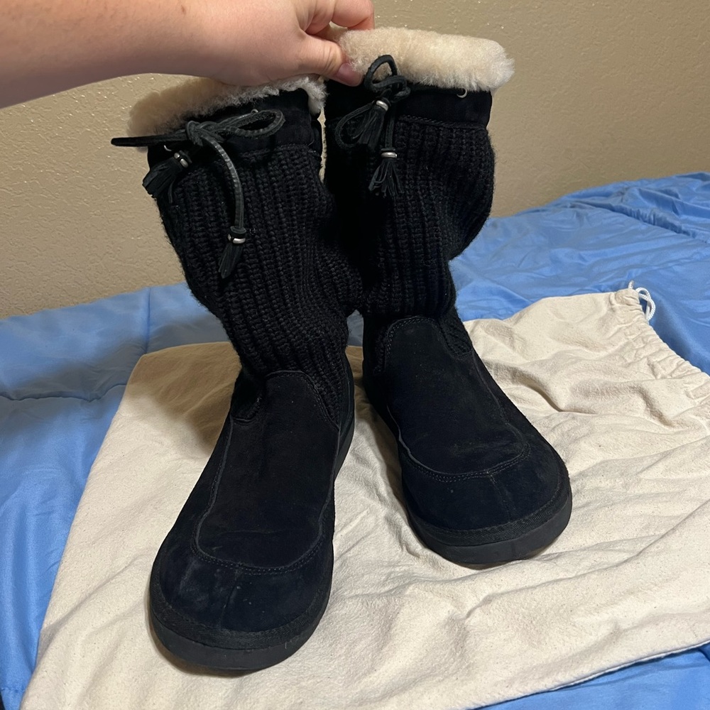Women’s Ugg suburban sweater suede boots